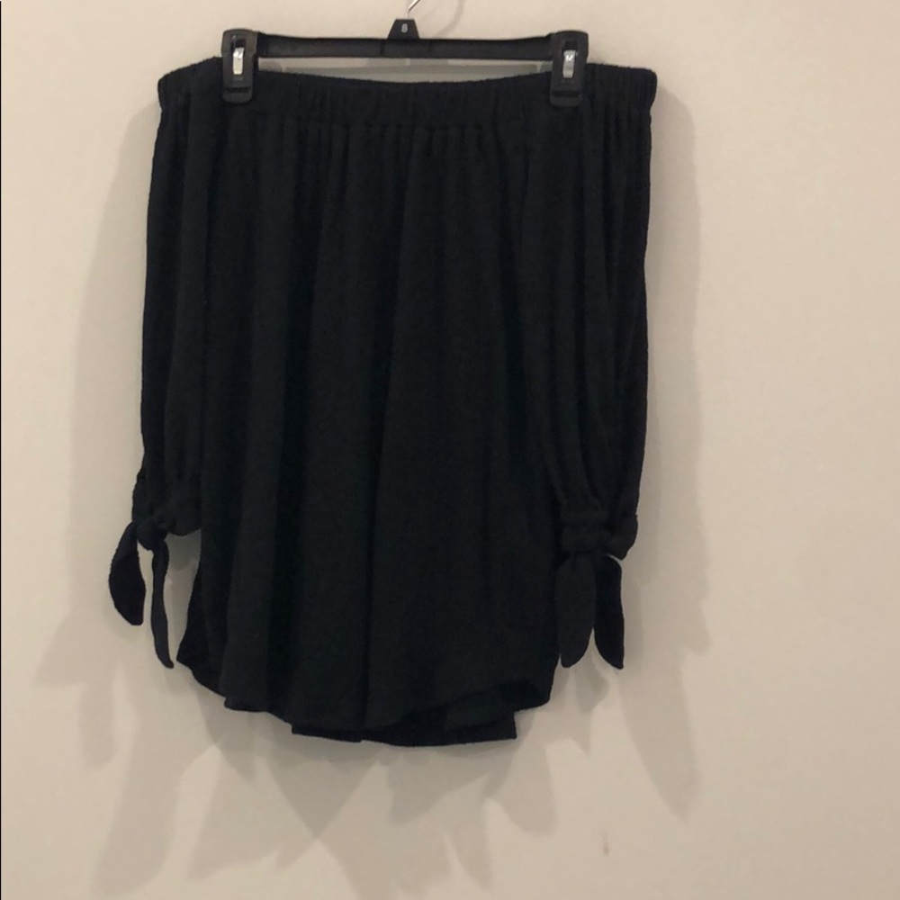 Abercrombie & Fitch off the shoulder top
